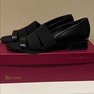Munro Black Open-Toe Flats